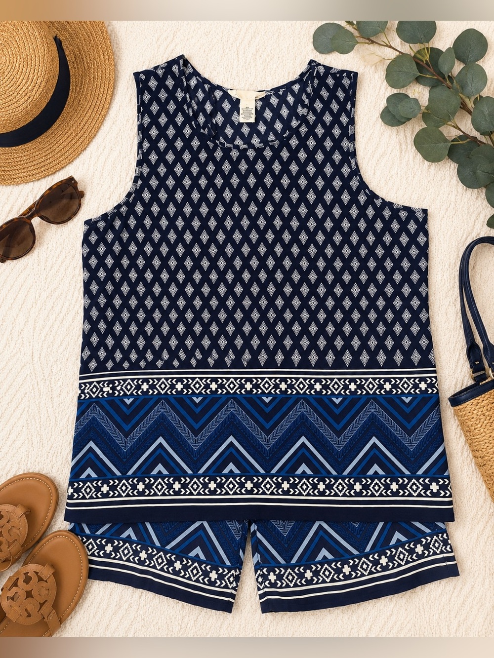 One Urban Day Blue Geometric Sleeveless Blouse Split Back Tank Top L